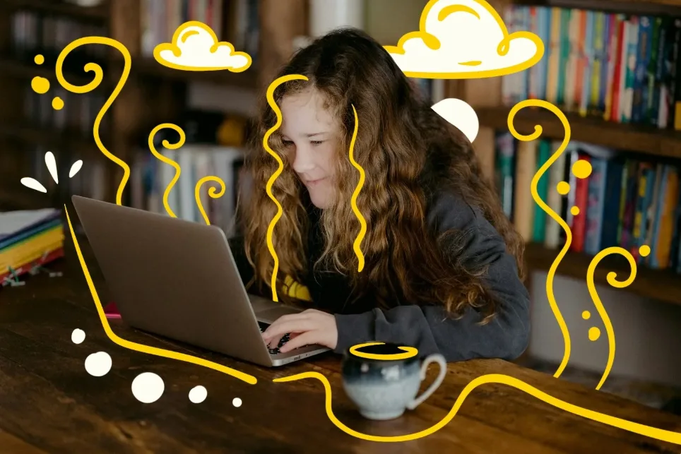 Учень під час дистанційного навчання в онлайн-ліцеї Dream School за ноутбуком