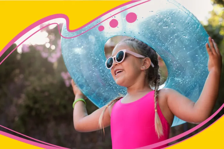 Дитина у панамі з морозивом на сонці — ілюстрація літніх ризиків