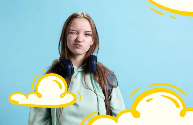 Підліток восени сидить за столом і планує тиждень — рутина, що допомагає зберегти фокус