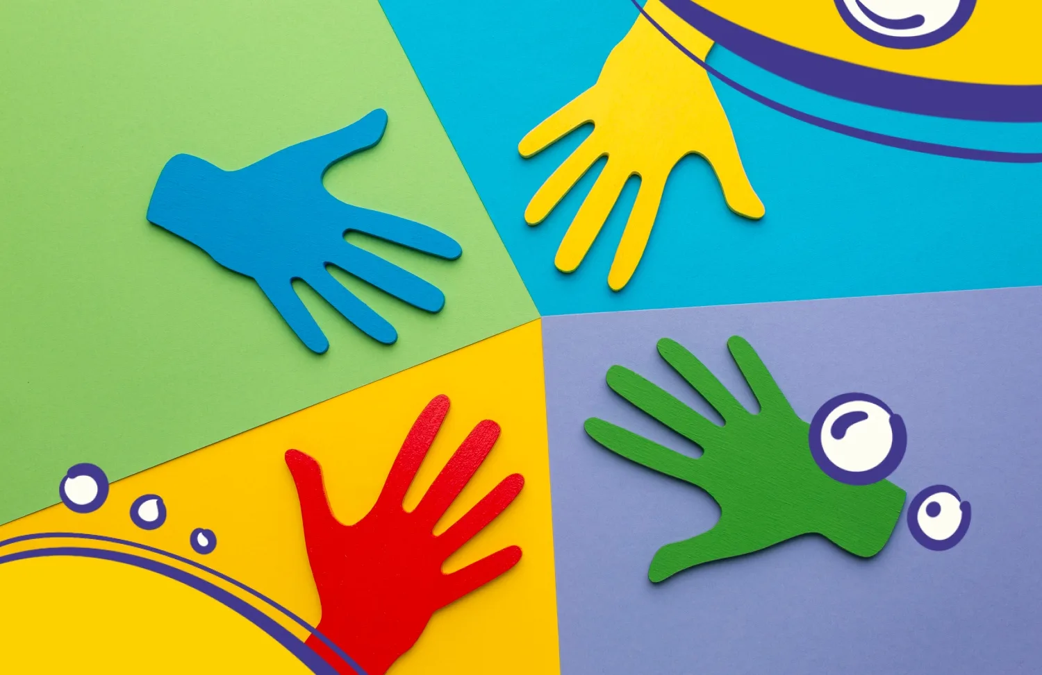 Люди спілкуються в безпечному просторі, демонструючи толерантність і повагу